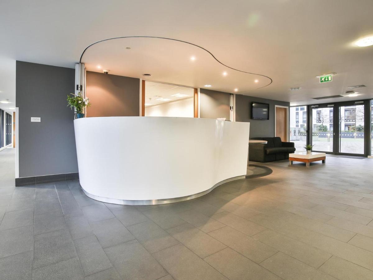 Sterling Court In Wembley London Exterior photo