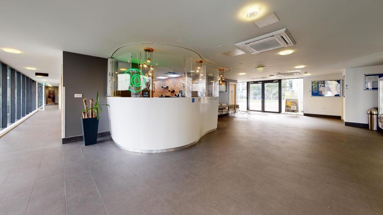 Sterling Court In Wembley London Exterior photo